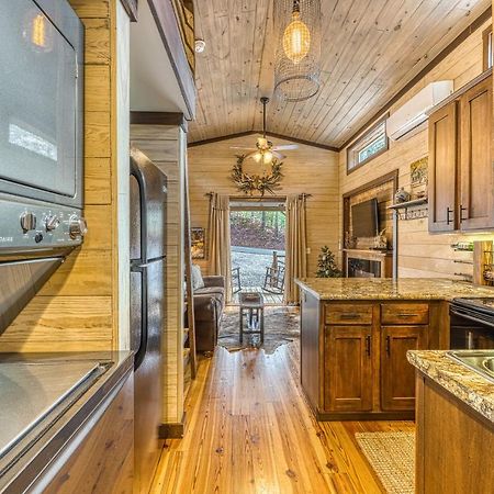 Smoky Mountain Tiny Home ピジョンフォージ エクステリア 写真