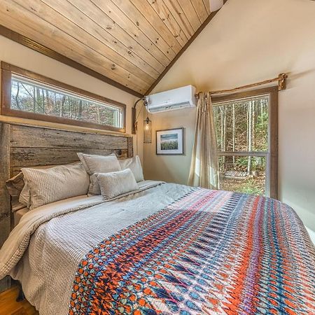 Smoky Mountain Tiny Home ピジョンフォージ エクステリア 写真