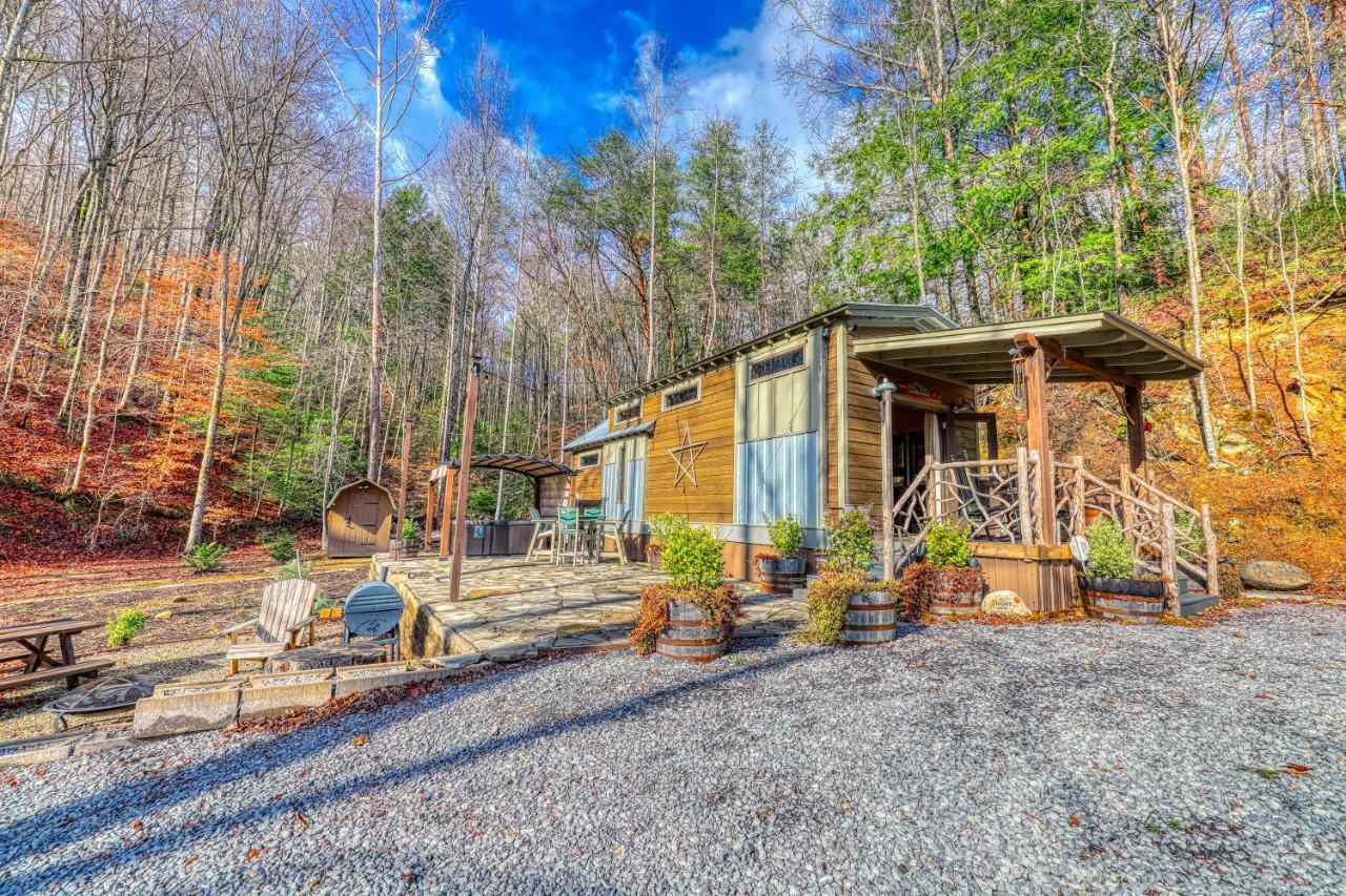 Smoky Mountain Tiny Home ピジョンフォージ エクステリア 写真