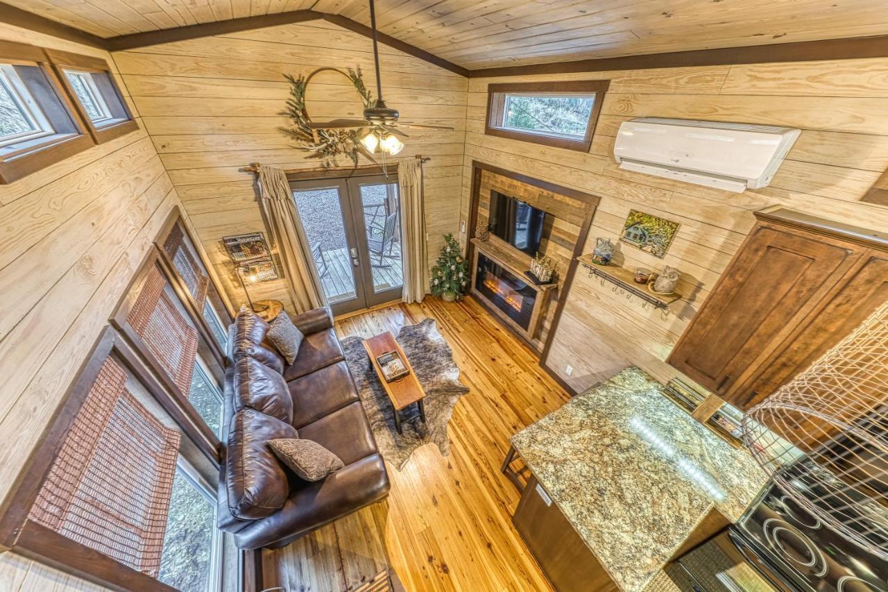 Smoky Mountain Tiny Home ピジョンフォージ エクステリア 写真