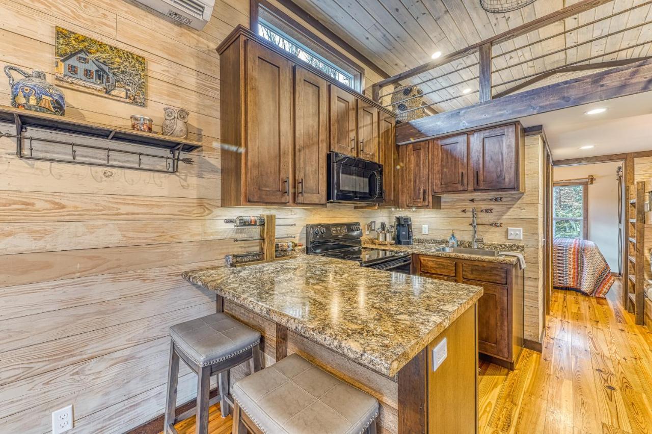 Smoky Mountain Tiny Home ピジョンフォージ エクステリア 写真