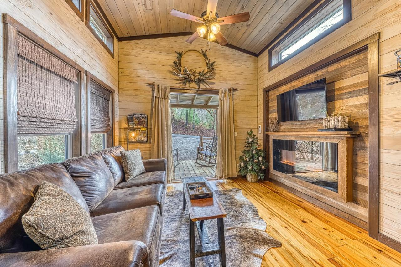 Smoky Mountain Tiny Home ピジョンフォージ エクステリア 写真