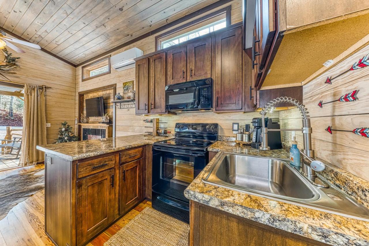Smoky Mountain Tiny Home ピジョンフォージ エクステリア 写真